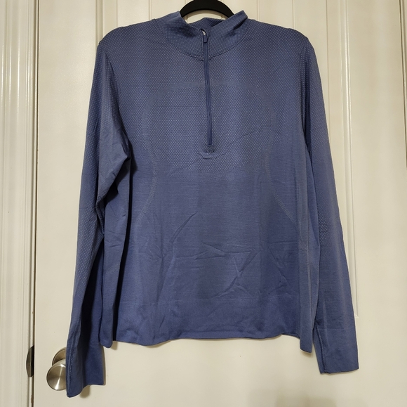 Lululemon Swiftly Relaxed Half Zip. Colour is Water Drop / Vapor. Size 12 - Picture 4 of 10